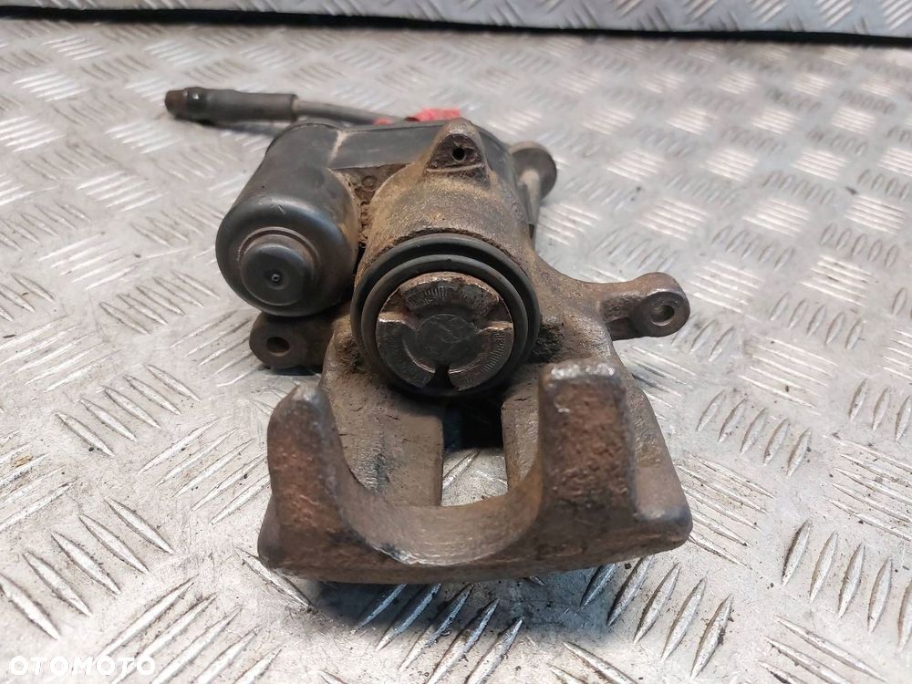 ZACISK HAMULCOWY LEWY TYŁ + PRAWY TYŁ AUDI A6 C6 - 4