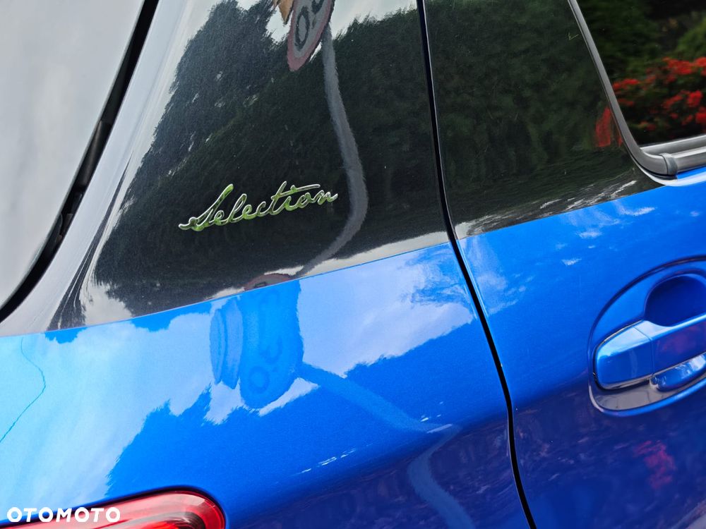 Toyota Yaris Hybrid 100 Selection Platinum - 25