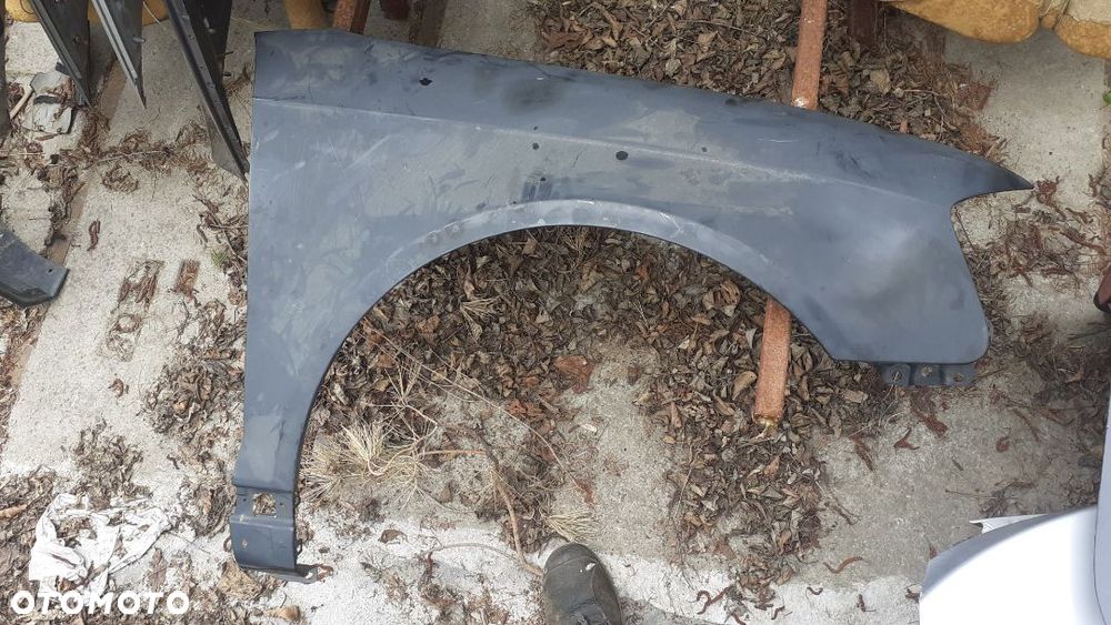 Błotnik audi a3 8p Prawy - 1