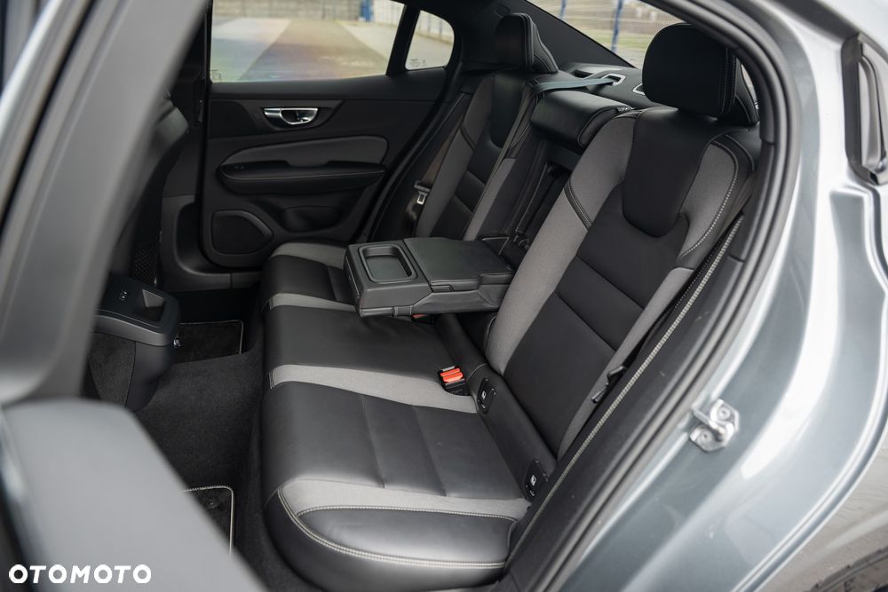 Volvo S60 T4 Geartronic RDesign - 35