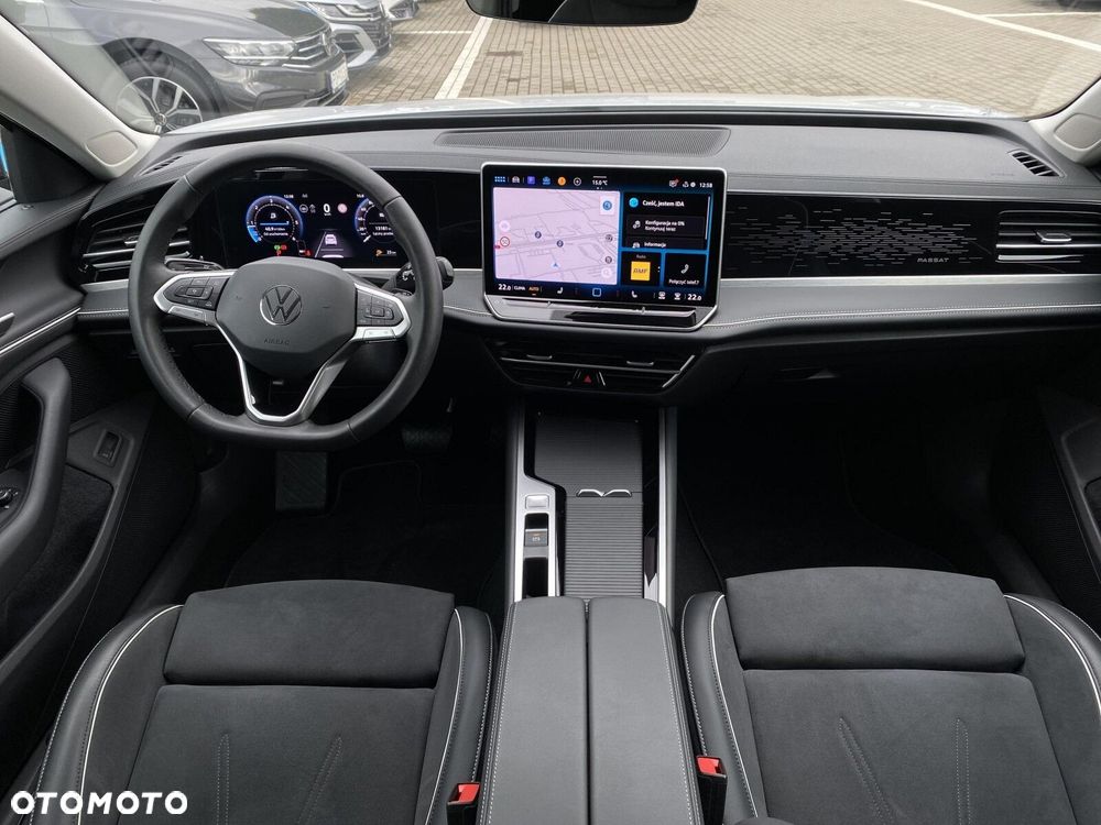 Volkswagen Passat Variant 2.0 TDI SCR 4Mot Elegance DSG - 13