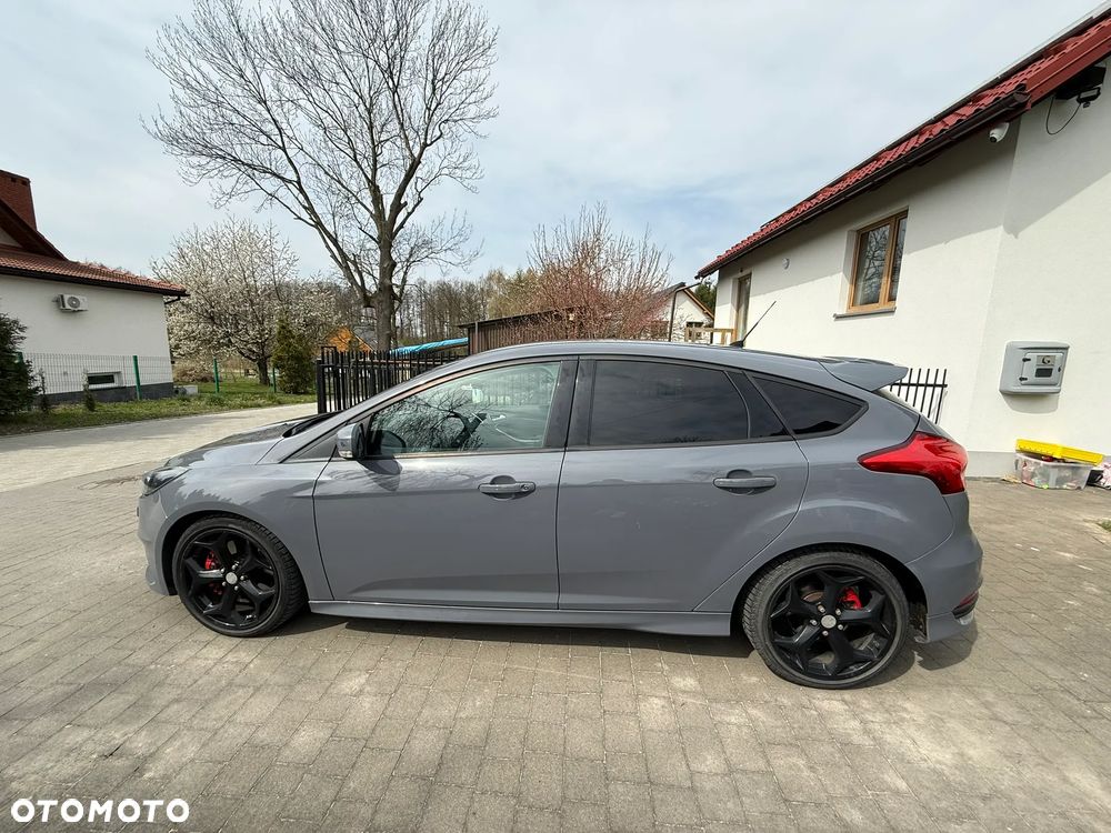 Ford Focus 2.0 TDCi ST - 8