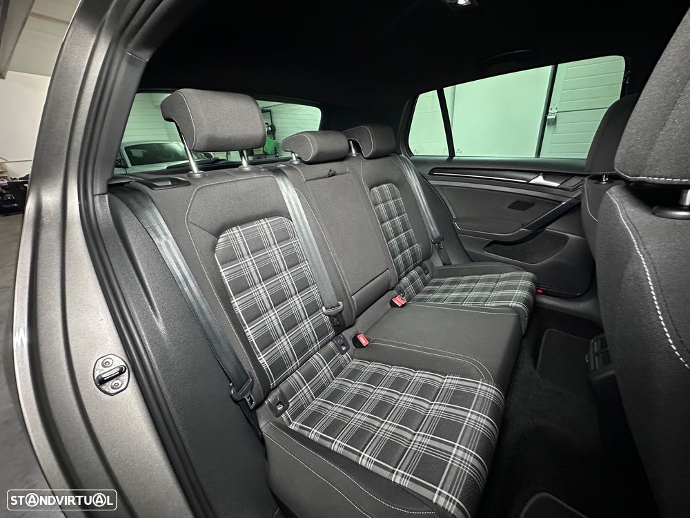 VW Golf GTD (BlueMotion ) - 16