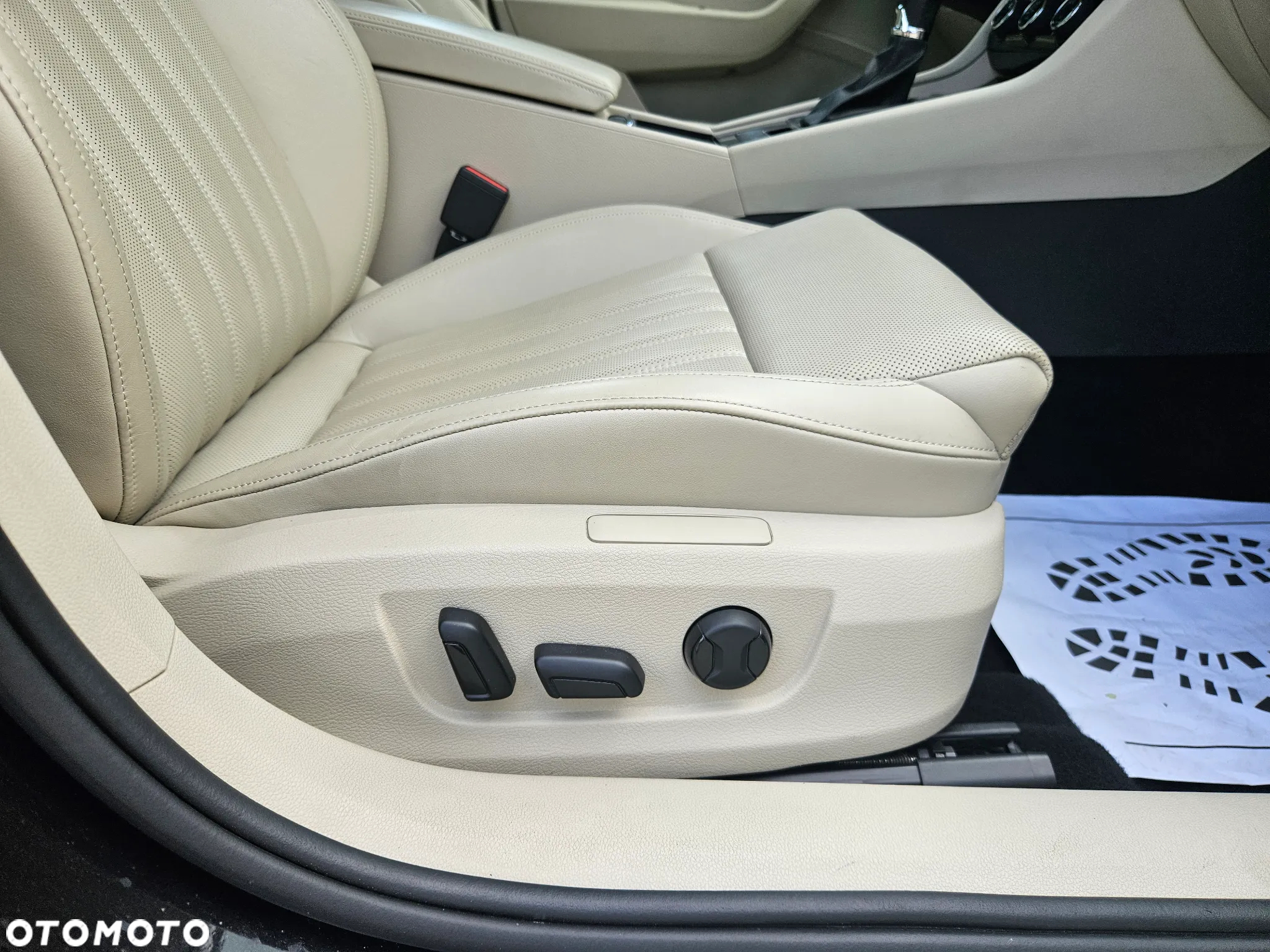 Skoda Superb Combi 2.0 TDI DSG Premium Edition - 23