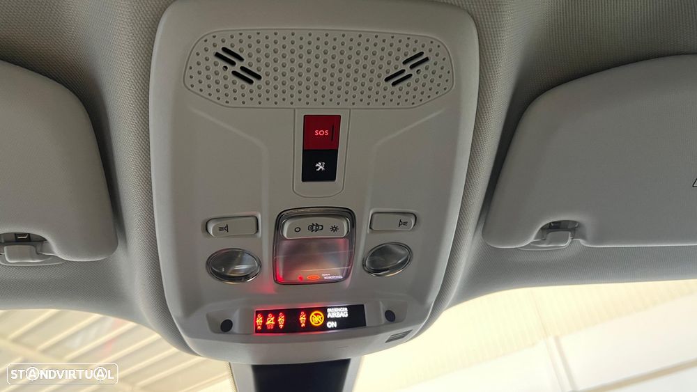 Peugeot 2008 1.2 PureTech Allure Pack EAT8 - 21