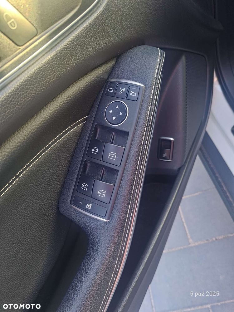 Mercedes-Benz GLA 200 7G-DCT - 7