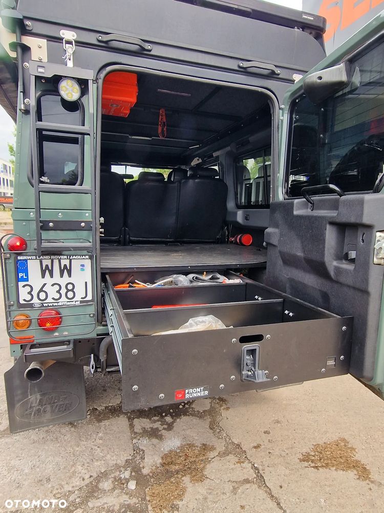 Land Rover Defender 2.4 TD4 SE - 25
