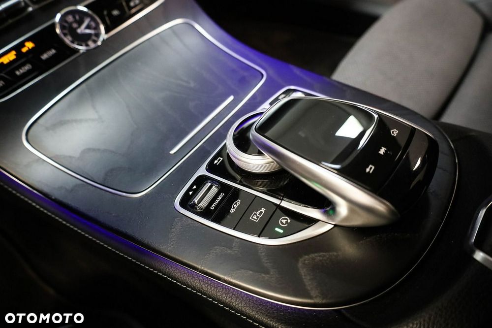 Mercedes-Benz Klasa E - 24