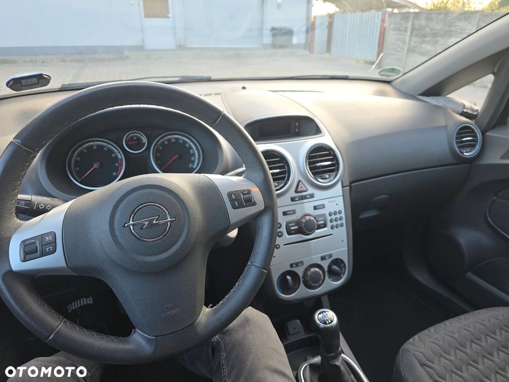 Opel Corsa 1.4 16V Active - 13