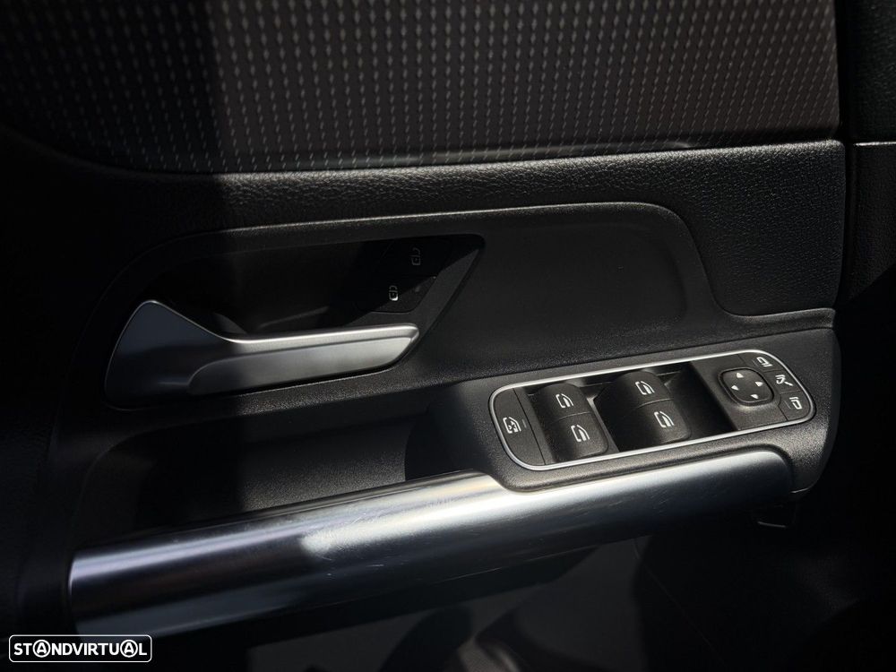 Mercedes-Benz GLA 250 e 8G-DCT Progressive - 27