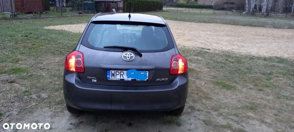 Toyota Auris 1.4 D-4D Luna - 4