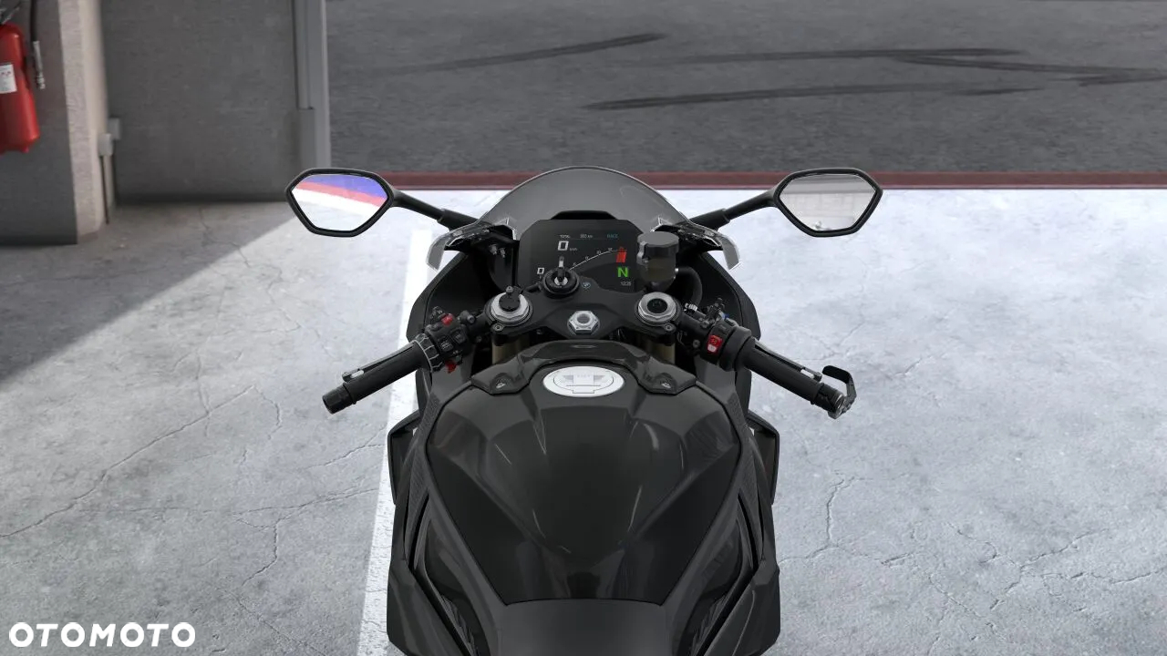BMW S - 9