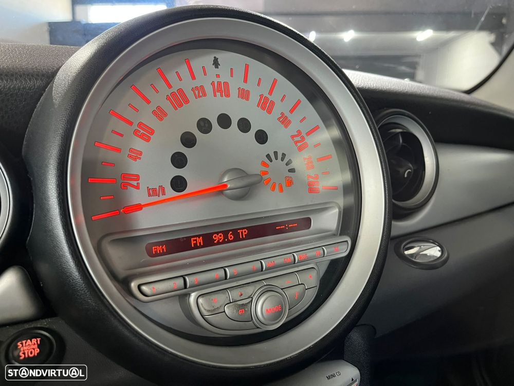 MINI 3 Portas Cooper D - 21