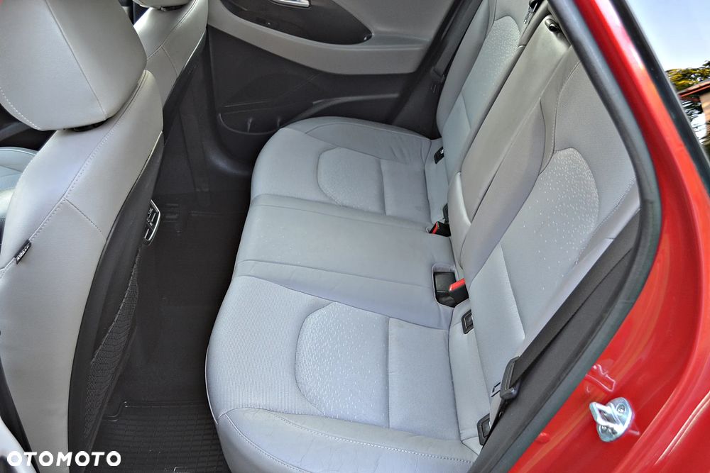 Hyundai i30 blue 1.6 CRDi Premium - 26