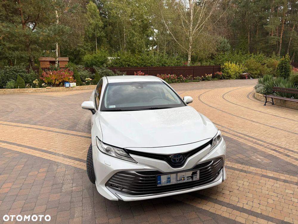Toyota Camry 2.5 Hybrid Executive CVT - 2