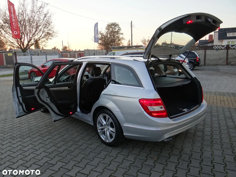 Mercedes-Benz Klasa C 180 CGI BlueEff Avantgarde - 16