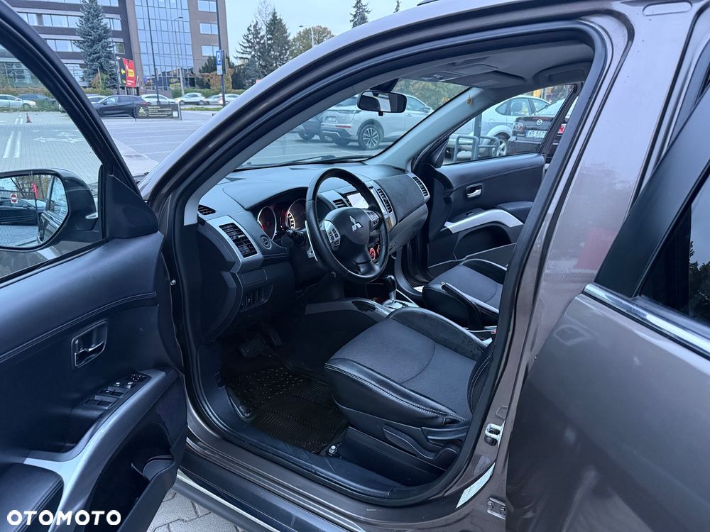 Mitsubishi Outlander - 22