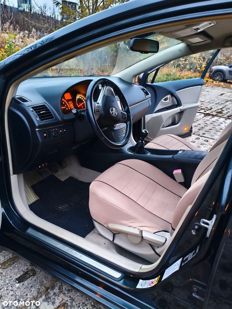 Toyota Avensis 2.0 Premium EU5 - 11