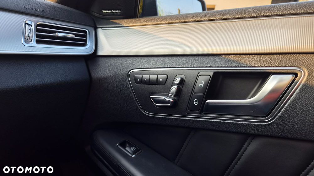 Mercedes-Benz Klasa E 500 4Matic 7G-TRONIC Avantgarde - 17