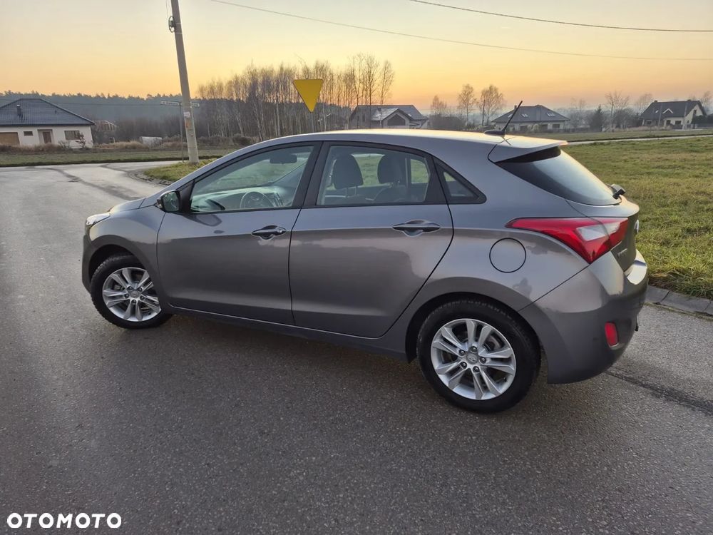 Hyundai i30 1.4 Premium - 6
