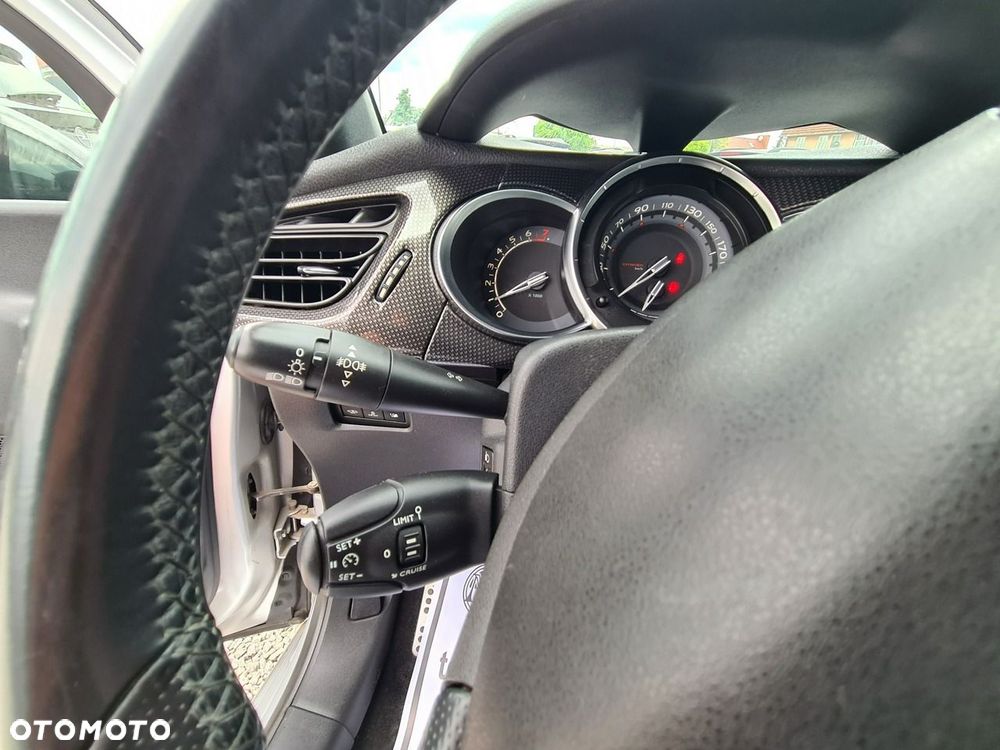 Citroën DS3 1.6 HDi SportChic - 15