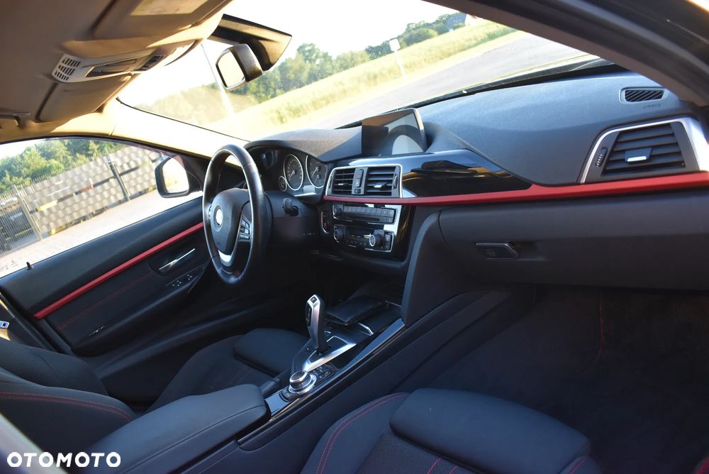 BMW Seria 3 320d Sport Line - 13