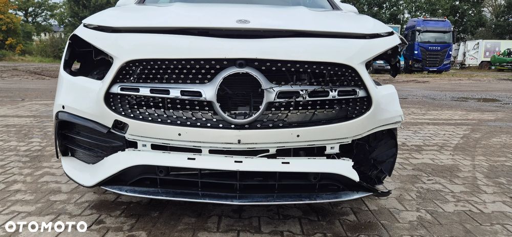 Mercedes-Benz GLA - 6