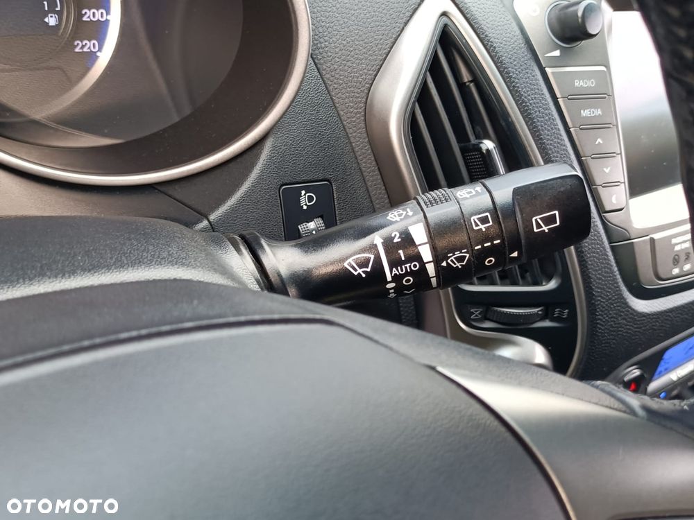 Hyundai ix35 1.7 CRDi 2WD blue Finale Gold - 30