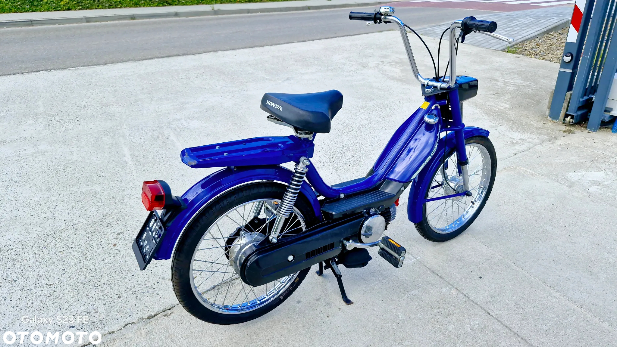 Honda C - 12