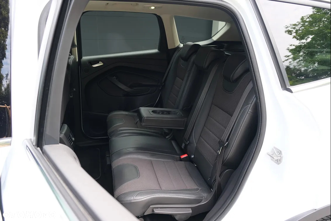Ford Kuga 2.0 TDCi 4x4 Titanium - 29