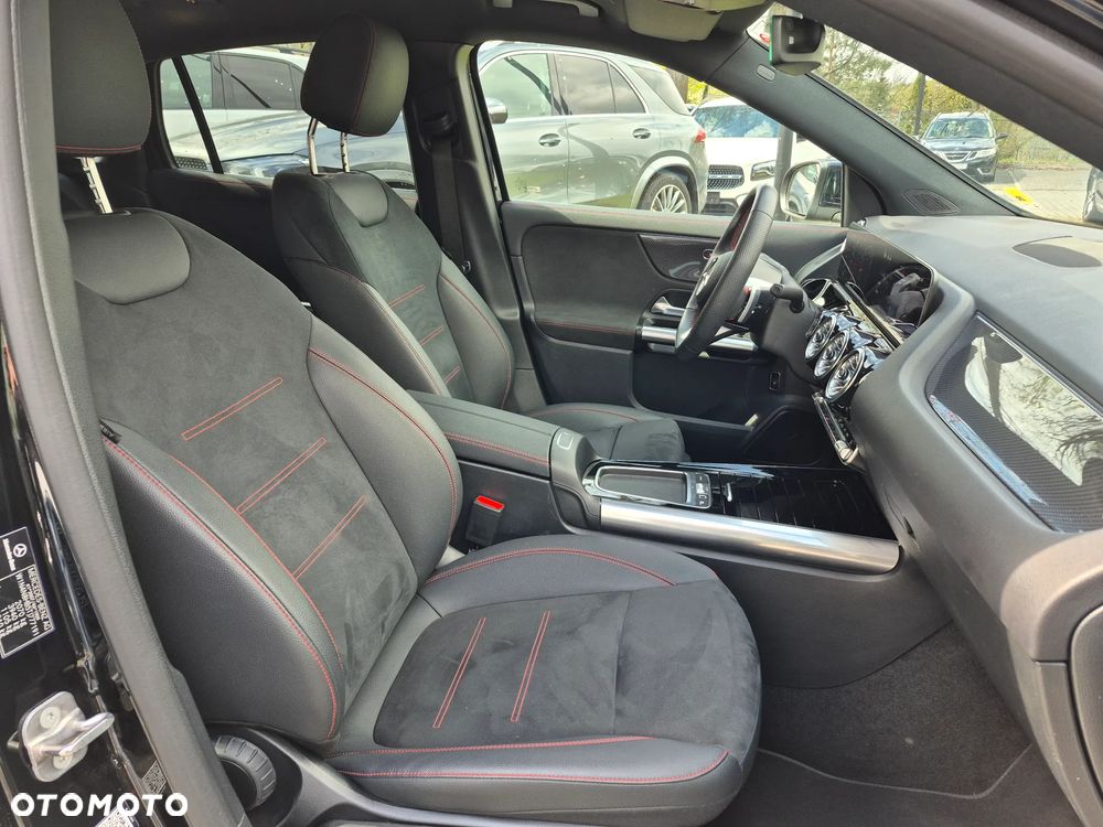 Mercedes-Benz GLA 200 AMG Line - 30