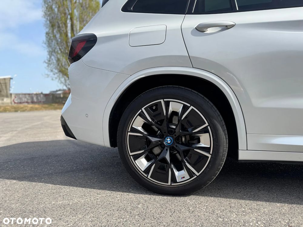 BMW iX3 80kWh Impressive - 12