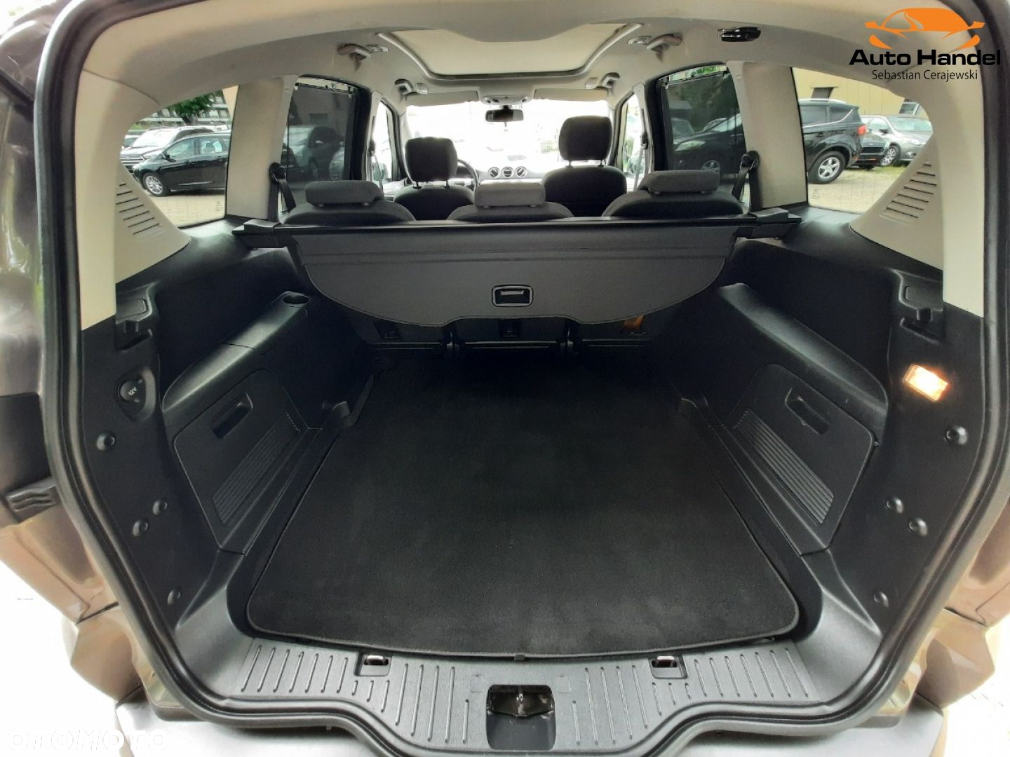 Ford S-Max 2.0 TDCi DPF Titanium - 13