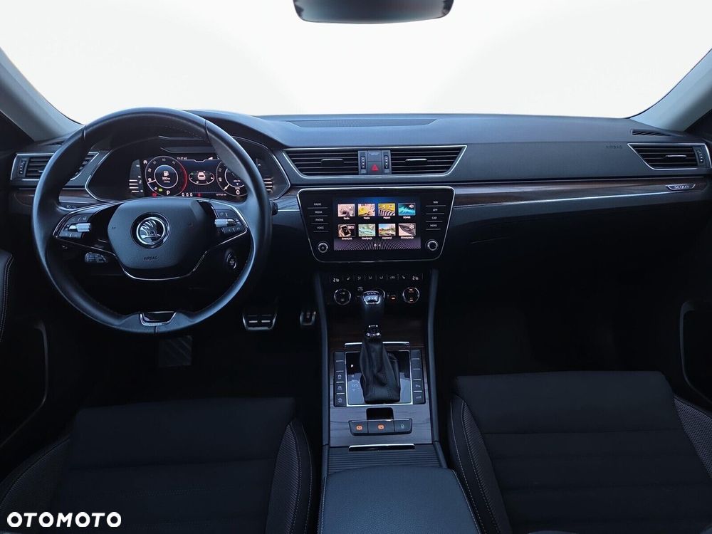 Skoda Superb 2.0 TDI SCR 4x4 Scout DSG - 11