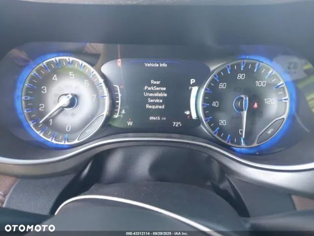 Chrysler Pacifica - 15