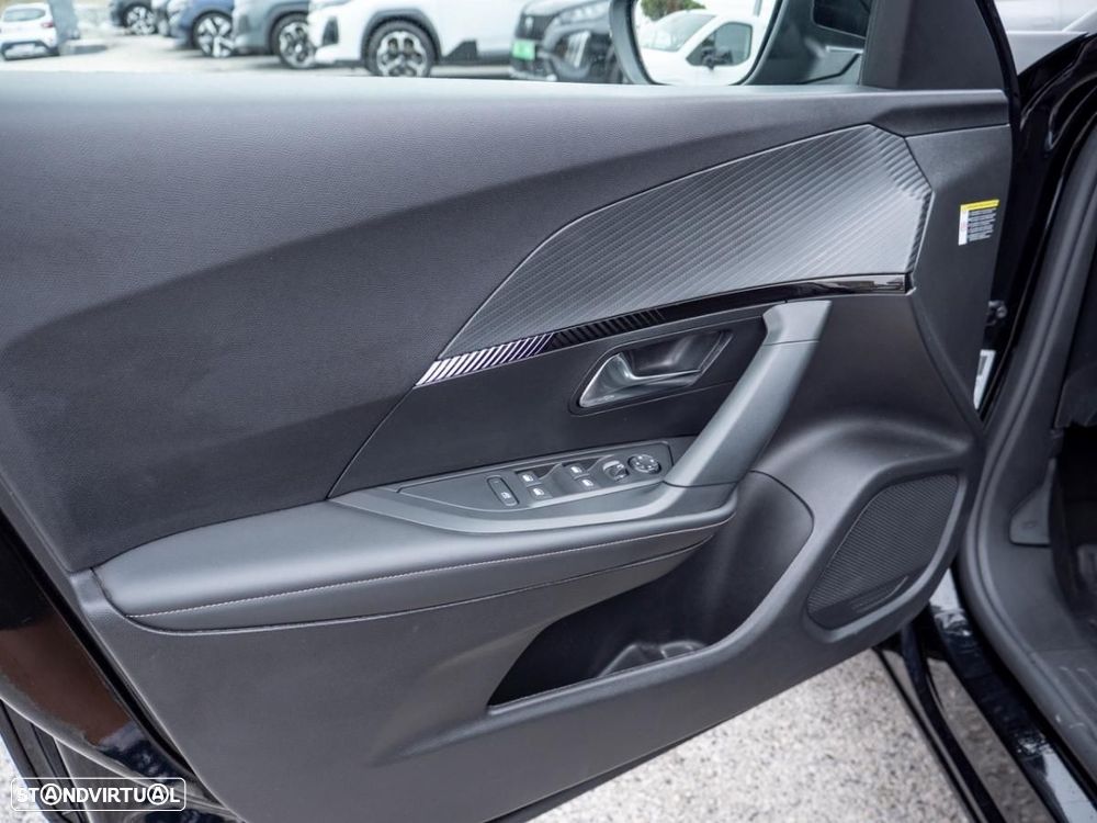 Peugeot e-2008 54 kWh Allure - 22