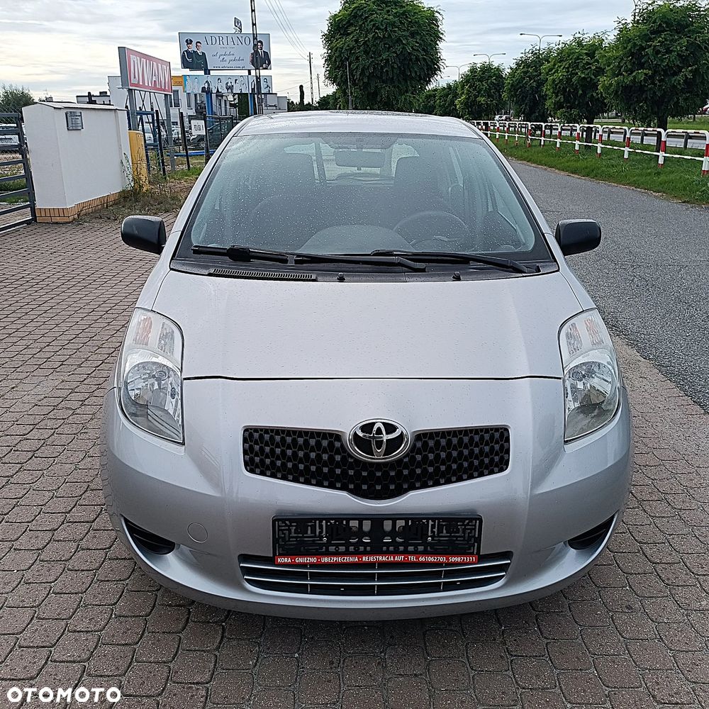 Toyota Yaris - 10
