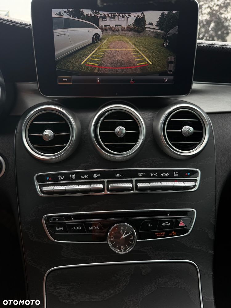 Mercedes-Benz Klasa C 300 4MATIC 9G-TRONIC - 25