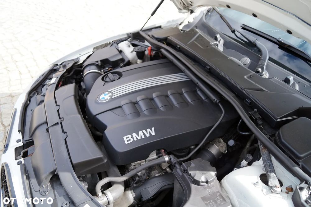 BMW Seria 3 330d DPF Edition Sport - 30