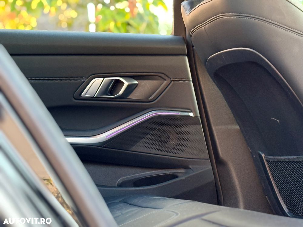 BMW Seria 3 318i AT - 11