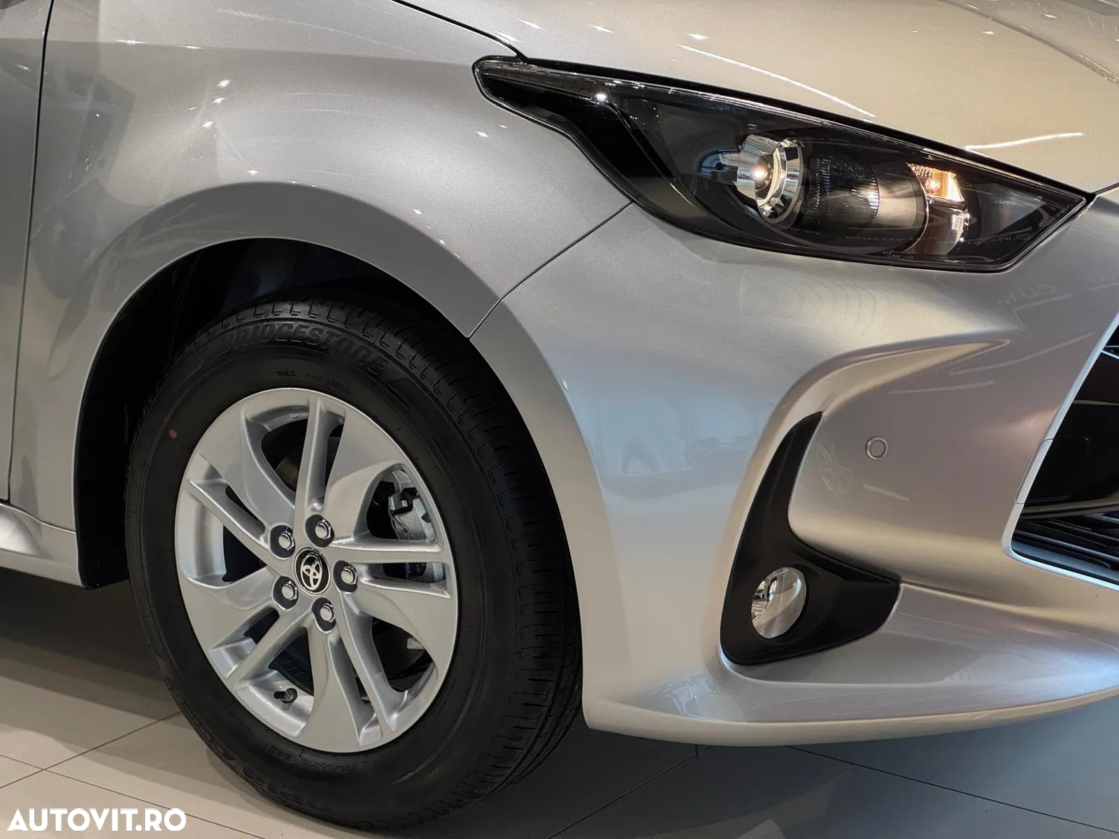 Toyota Yaris 1.5 VVT-i HSD Active - 8