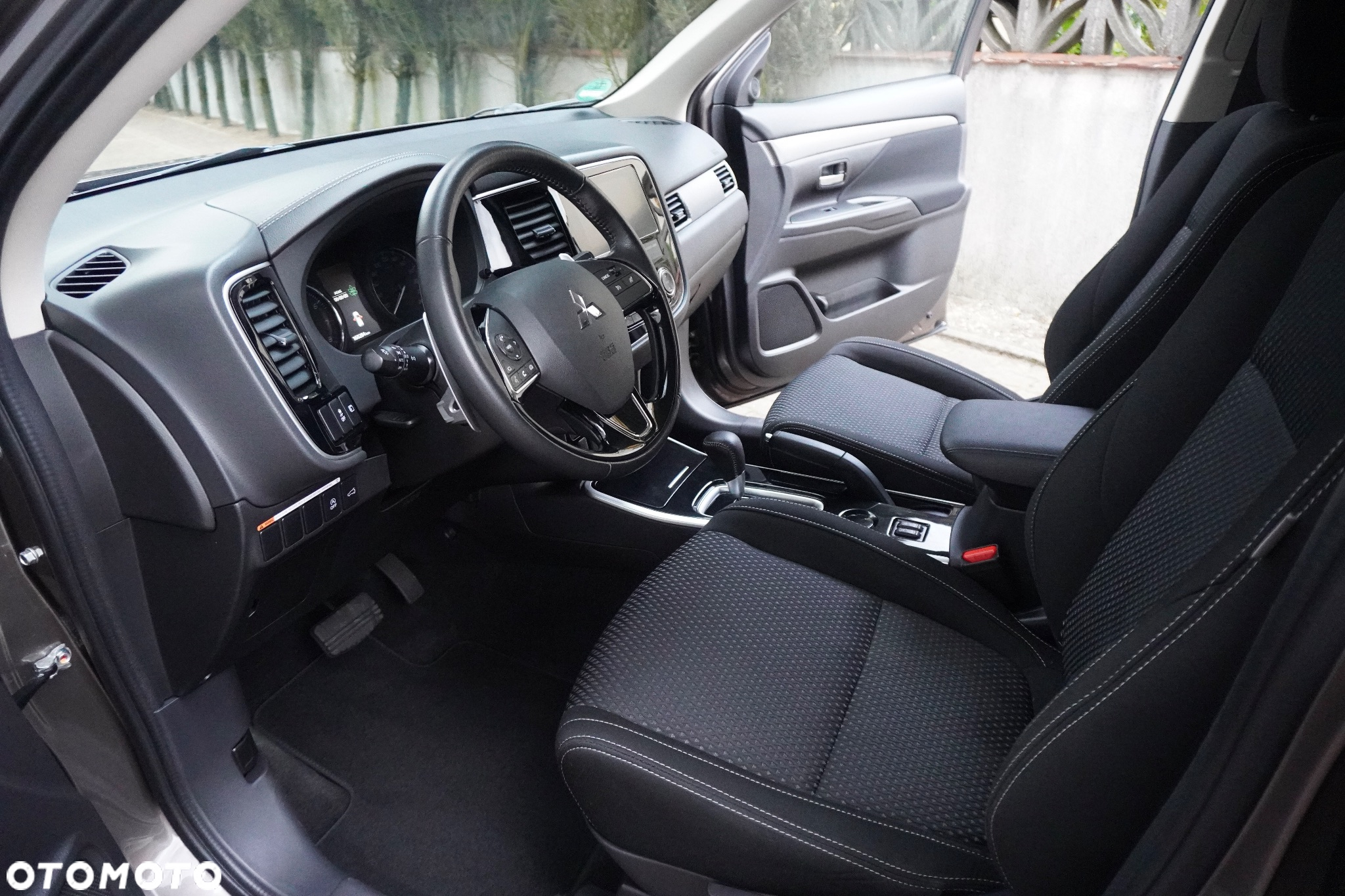 Mitsubishi Outlander 2.0 2WD CVT Diamant Edition+ - 4