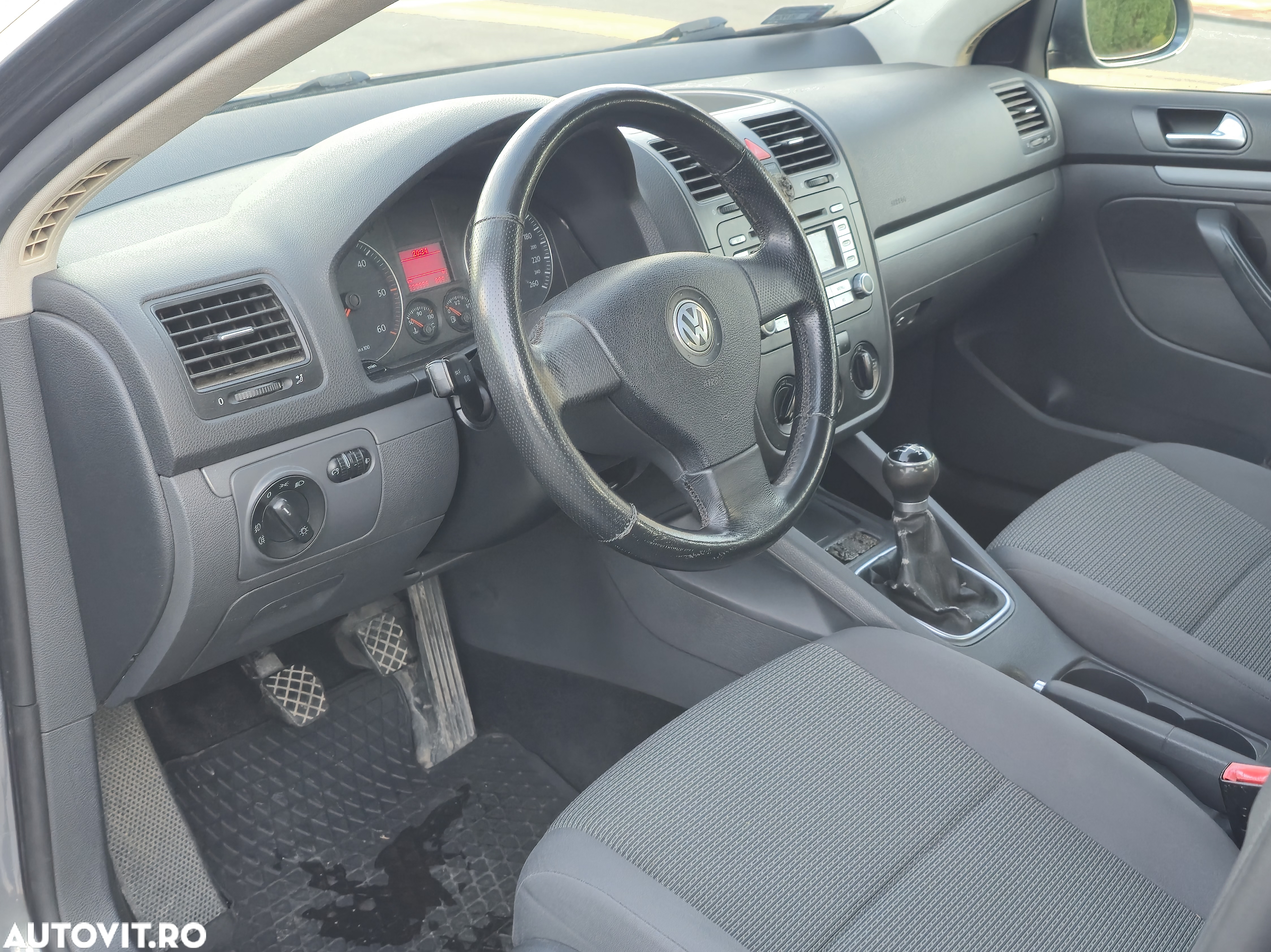 Volkswagen Jetta 1.9 TDI Comfortline - 8