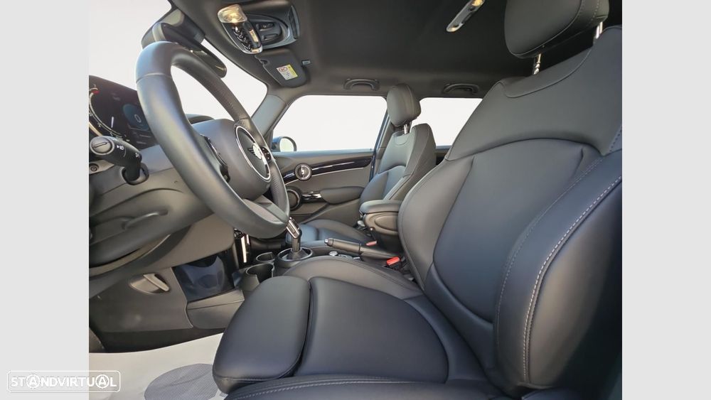 MINI 5 Portas Cooper Premium Classic Auto — photo 2