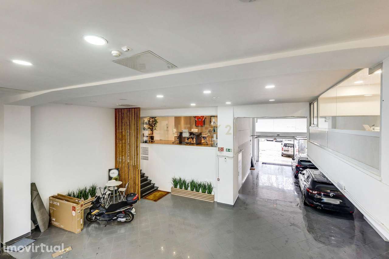 Loja em Benfica | Renovada | com estacionamento - Grande imagem: 2/23
