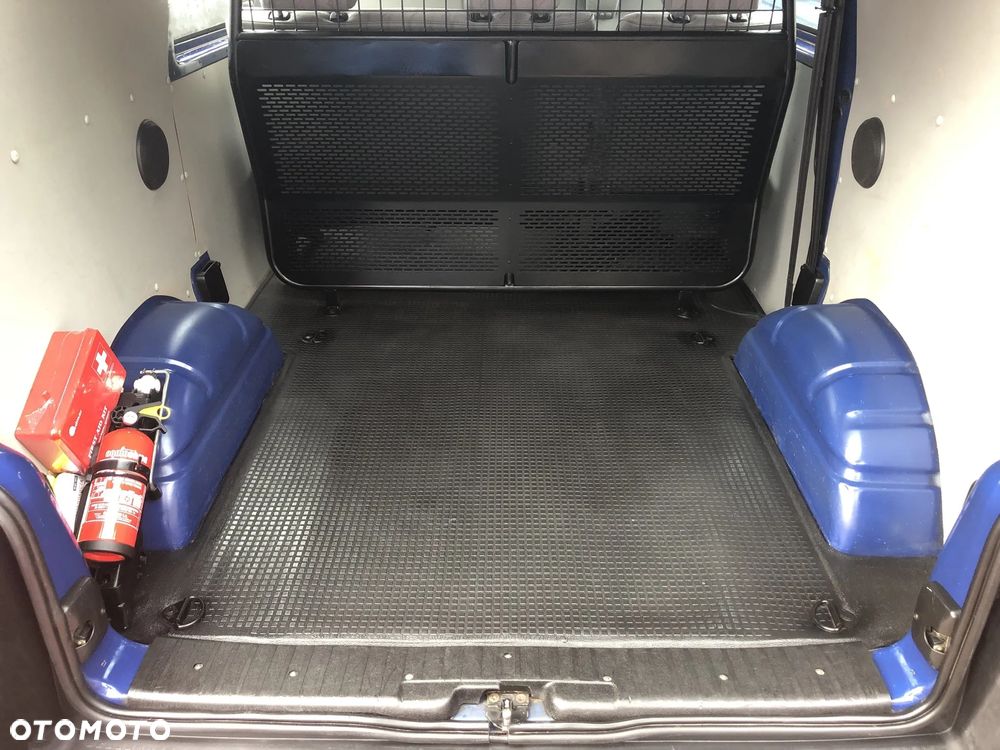 Volkswagen Transporter - 4