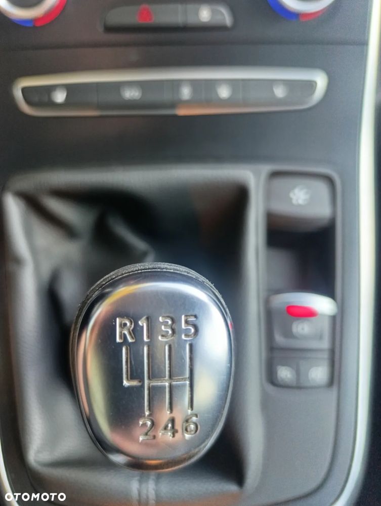 Renault Scenic ENERGY TCe 130 BOSE EDITION - 23
