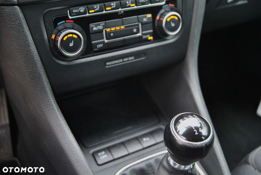 Volkswagen Golf - 12