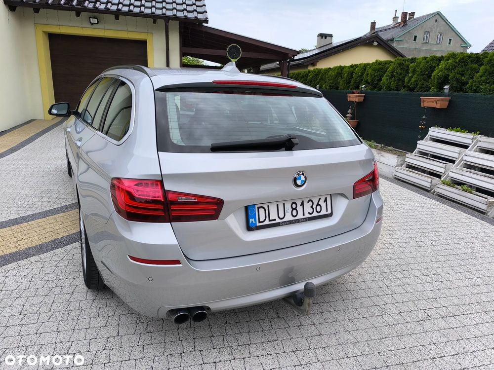 BMW Seria 5 525d - 23