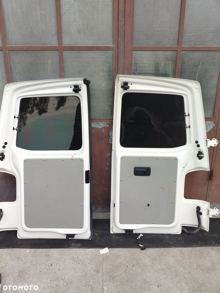 Drzwi klapy skrzydelka VW T6 - 9